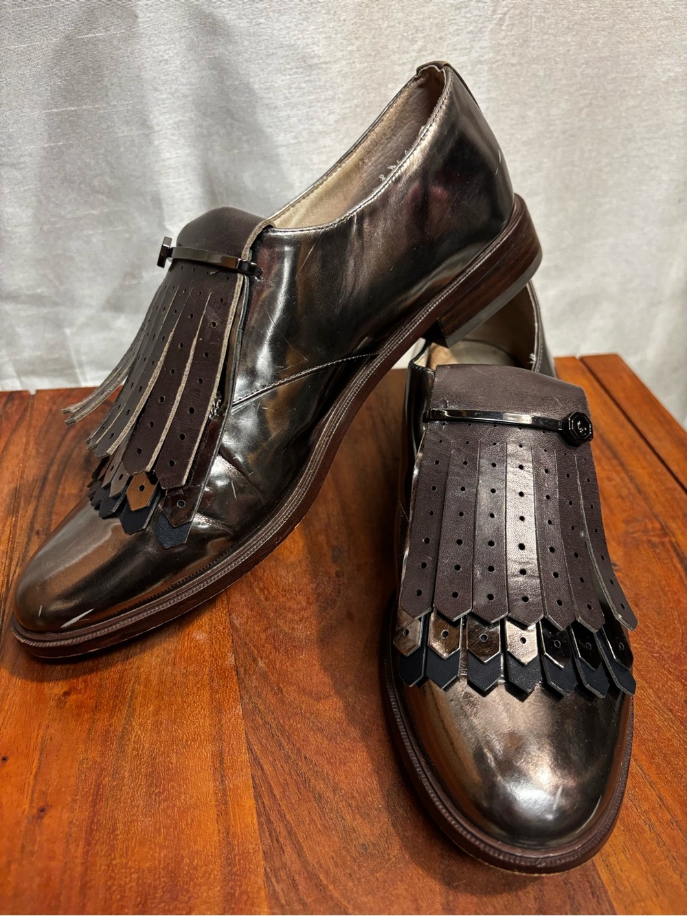 Louise et Cie Metallic Kiltie Fringe Loafers Size 7.5 Patent Leather Preppy